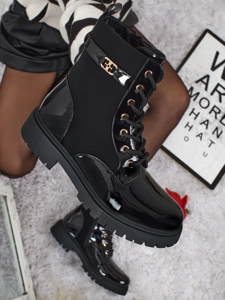 Gležnjarji z vezalkami iz mat in lakiranega eko usnja Alvinea