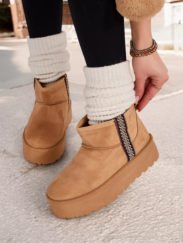 Royalfashion Krátke ženské snehule Haluzi