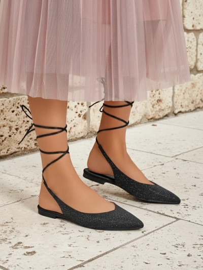 Sandali Damiane Nero - Črne balerinke z vezalkami iz blaga, nizka peta