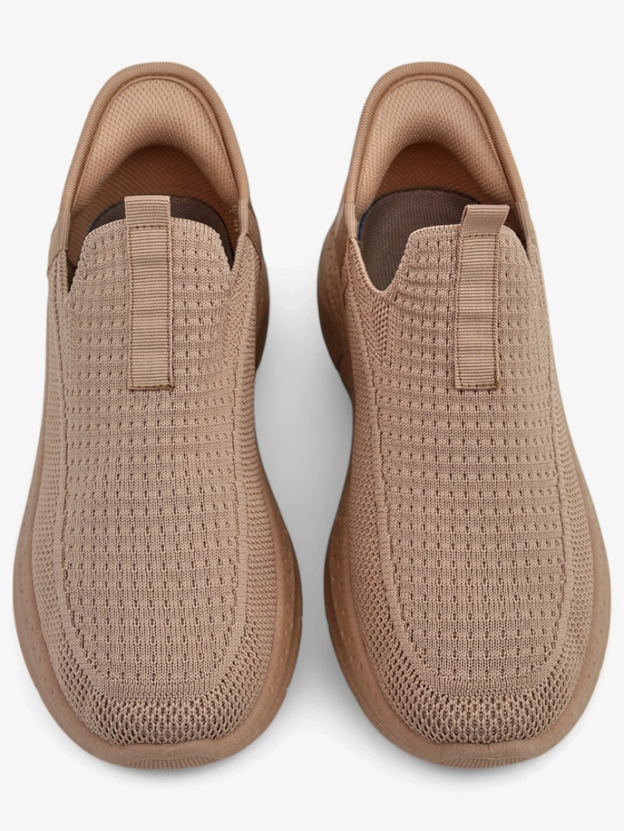 Ženski čevlji na navlačenje Selene Bež – udobne superge s plosko peto