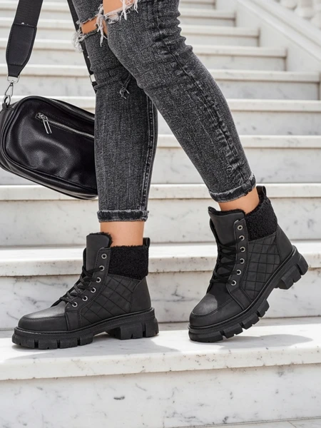 Royalfashion Čierne dámske zateplené traperské čižmy Hogenaf