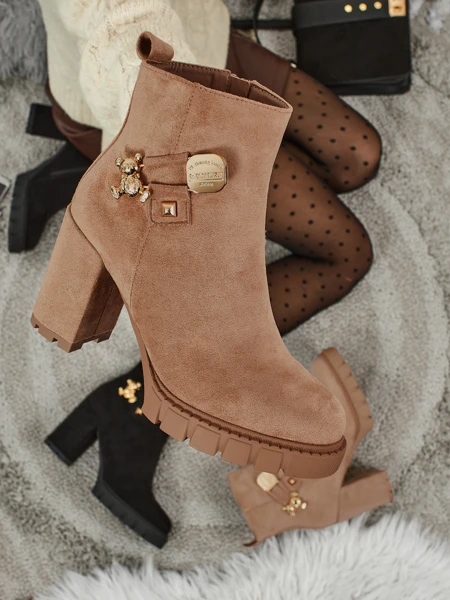 Ženski gležnarji Bearr iz eko semiša s peto