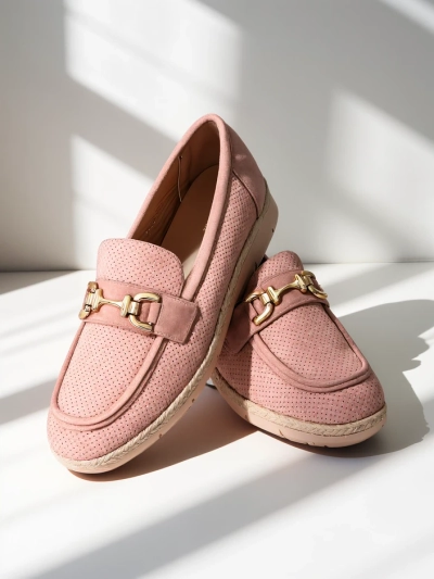 Royalfashion Dámske ploché topánky s dekoračným detailom na špičke