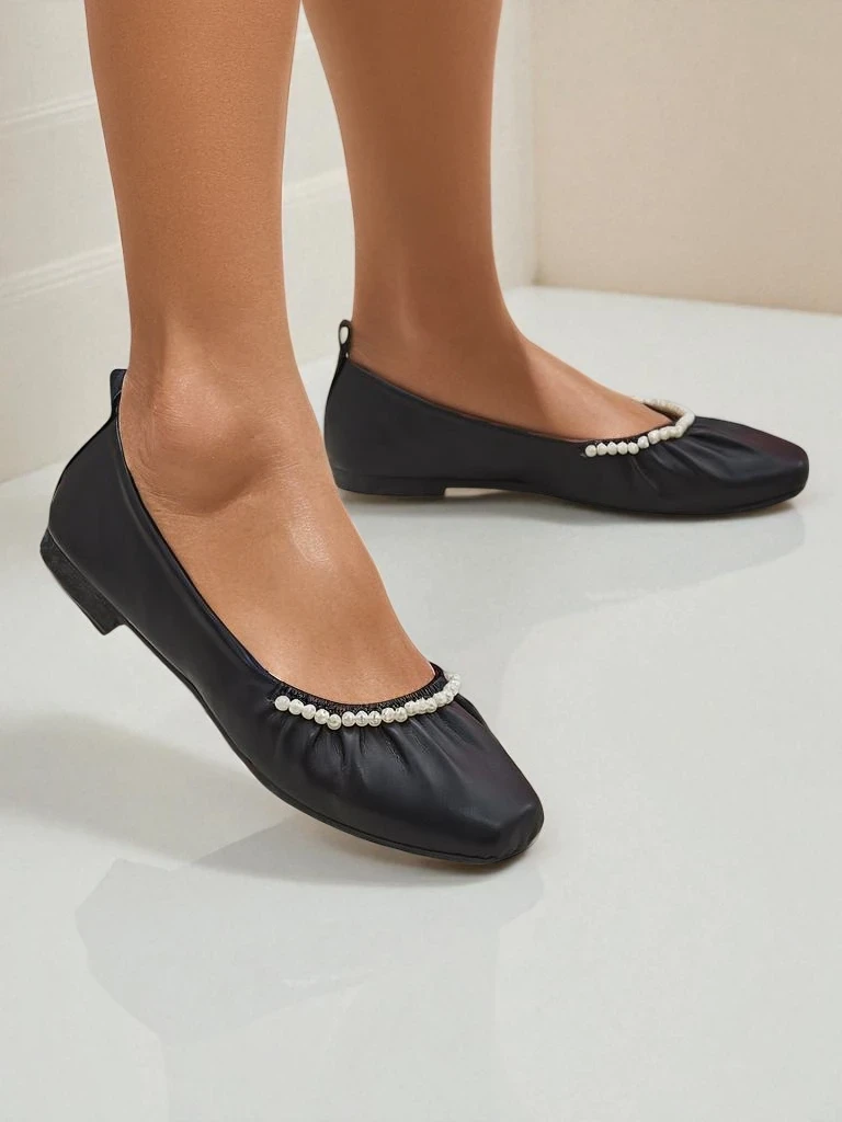 Balerinke Callisto Nero – Črne balerinke iz eko usnja z biseri, nizka peta