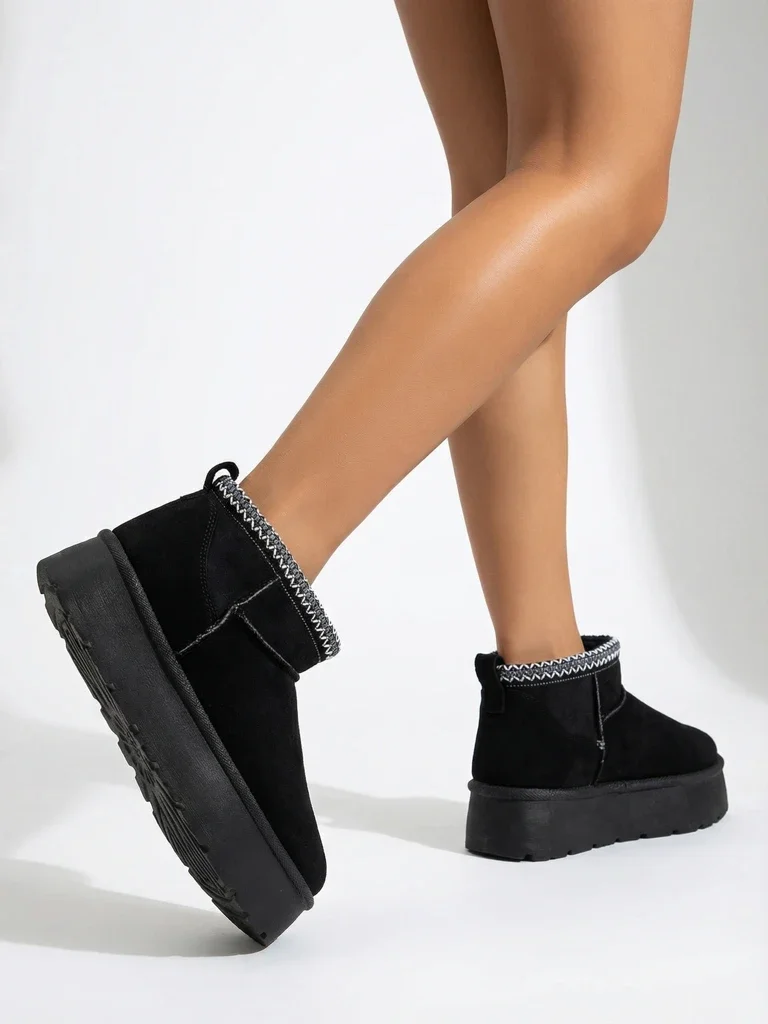 Royalfashion Dámske krátke topánky a'la snow boots Xoalla