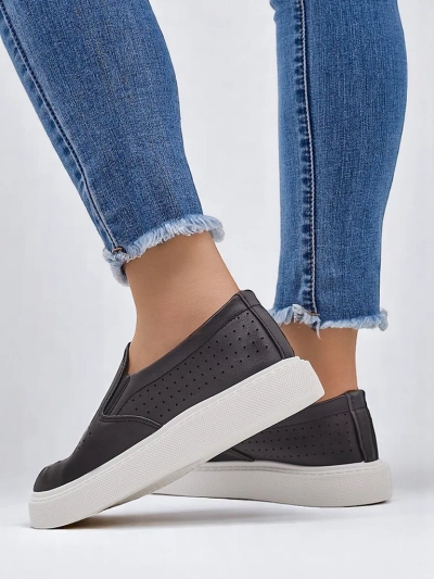 Royalfashion Dámske perforované bezšnurovacie topánky Emillia