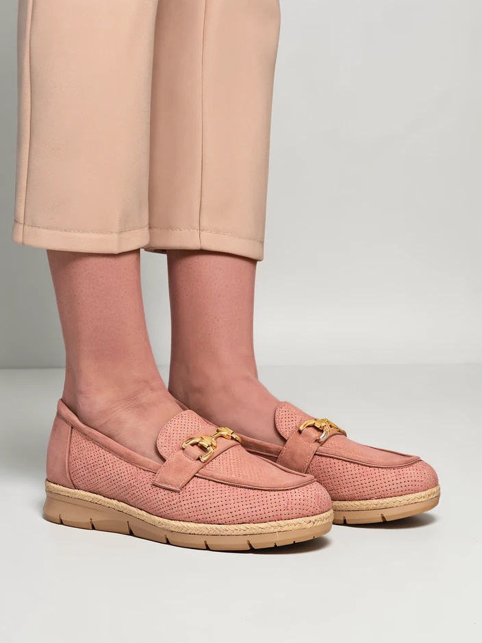 Royalfashion Dámske ploché topánky s dekoračným detailom na špičke