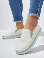 biela || tmavozelená