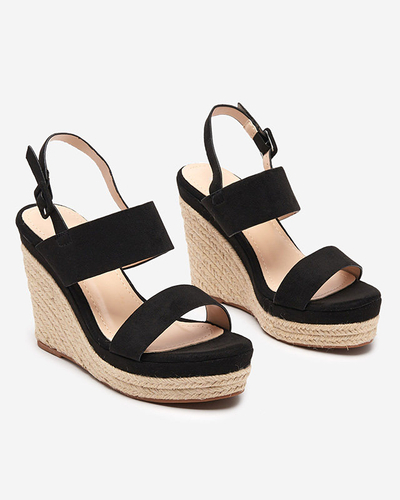 OUTLET Čierne dámske sandále na kline Netika - Obuv