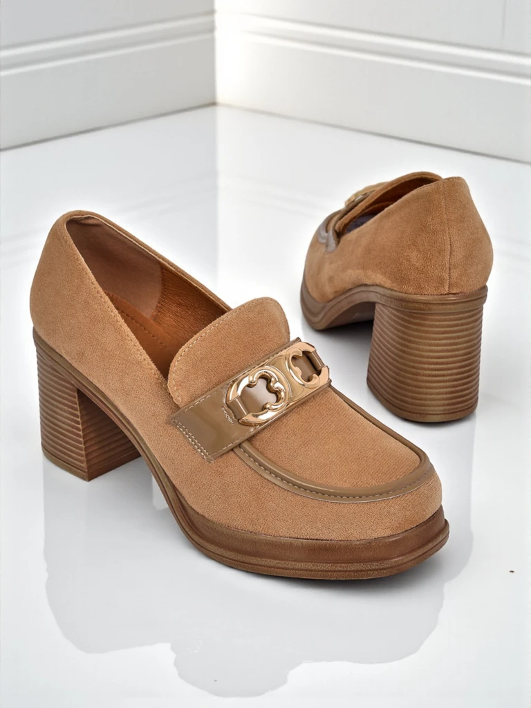 Ženski Loafers Perseida – svetlo rjavi semiš s peto elegantni