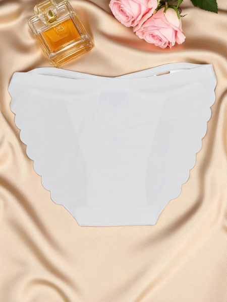 Royalfashion Laserom rezané dámske bikini nohavičky s ozdobnými pásikmi Edge Chic