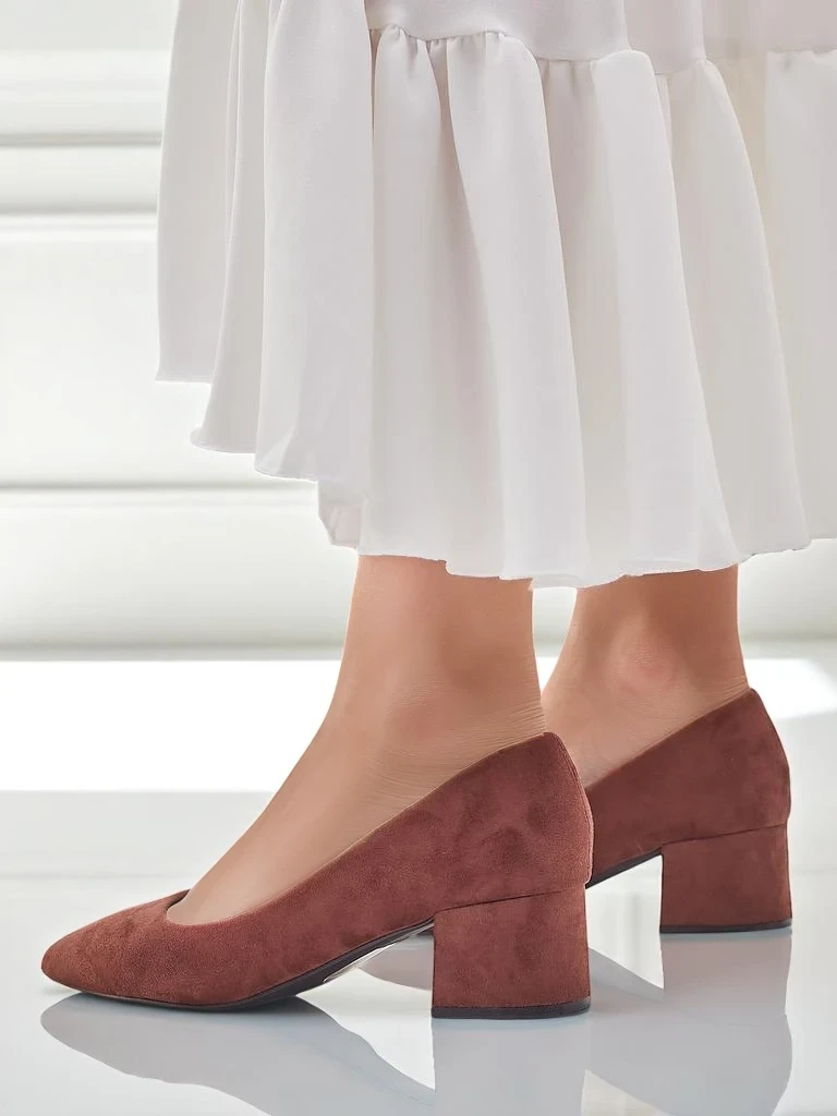 Aurelia Classico – Rjavi ženski salonarji iz semiša s peto 4,5 cm