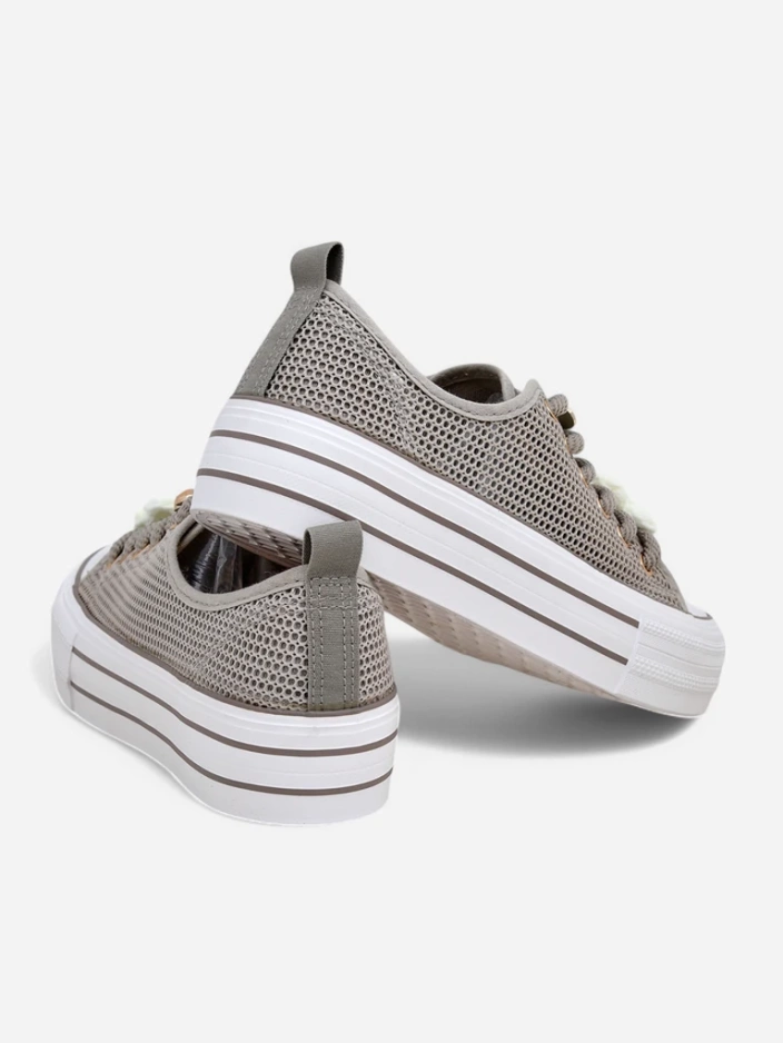 Royalfashion Dámske perforované tenisky s dekoráciami Osdo