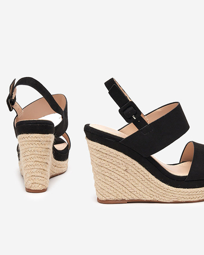 OUTLET Čierne dámske sandále na kline Netika - Obuv