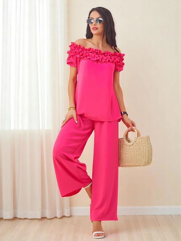 Royalfashion Ženský set s blúzkou bez ramienok a krátkymi rukávmi a ozdobným výstrihom a rozšírenými nohavicami