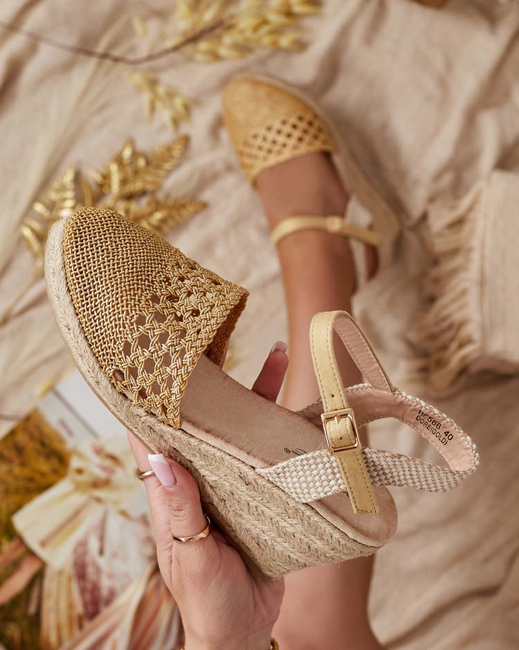 Royalfashion Dámske espadrilky Sintoles na podpätku