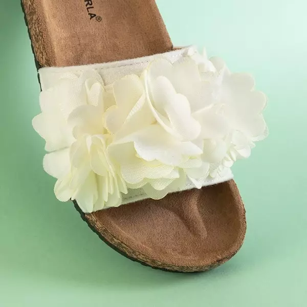 OUTLET Dámske biele papuče s kvetinami Lamani - Obuv