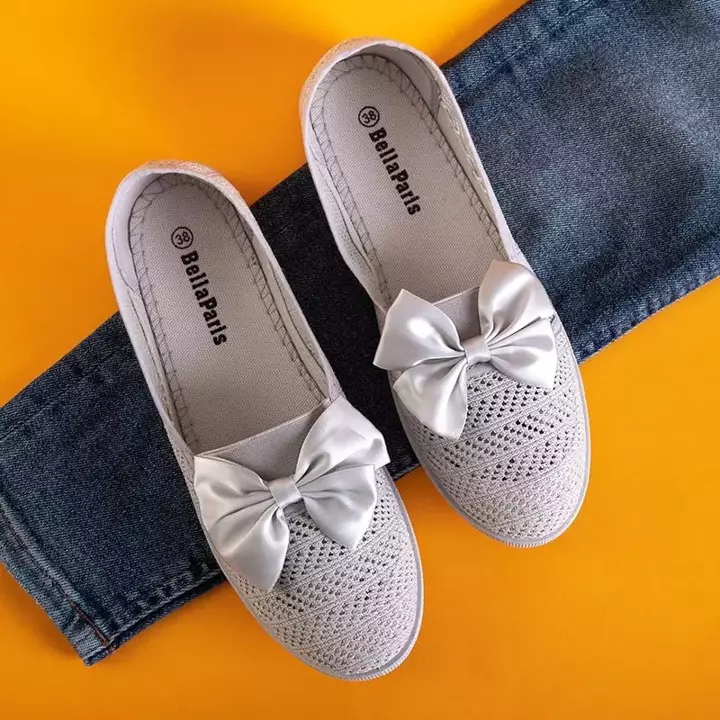 OUTLET Svetlošedá dámska prelamovaná slip-on s mašľou Azaria - Obuv