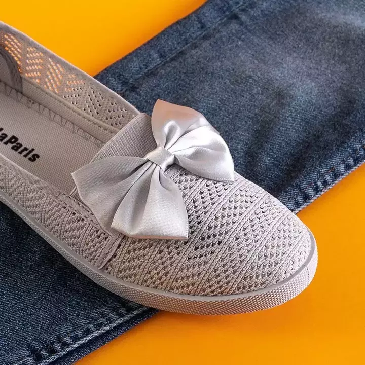 OUTLET Svetlošedá dámska prelamovaná slip-on s mašľou Azaria - Obuv