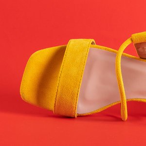Žlté dámske sandále na nízkom stĺpiku Penelori - Obuv